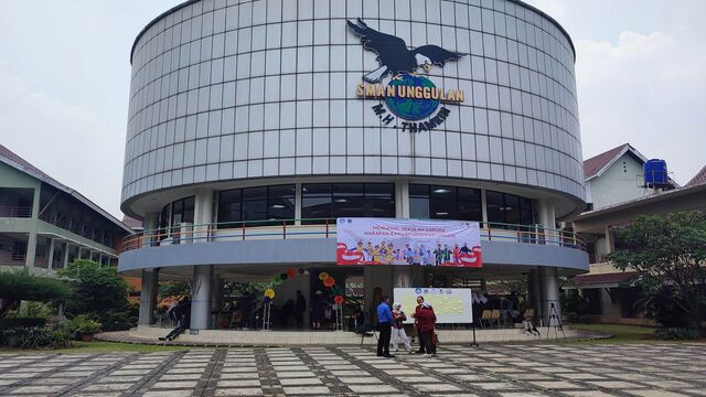 SMA Unggul Garuda Baru